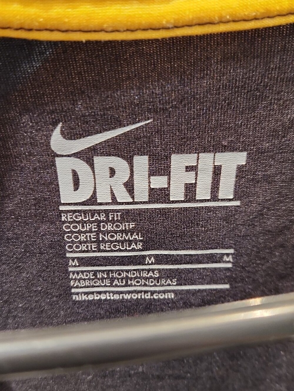 EUC Nike Dri-fit V‑Neck LiveStrong Tee w/Yellow Logo SZ M - Picture 2 of 4